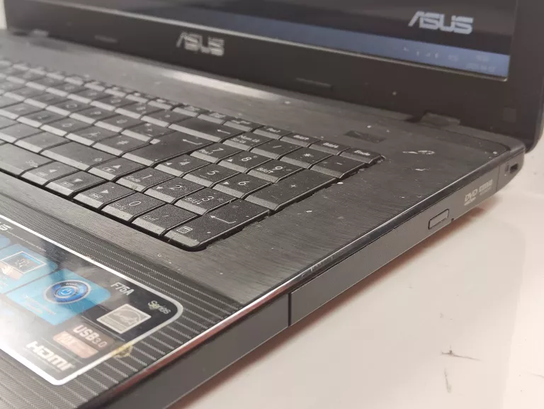 LAPTOP ASUS F75A INTEL PENTIUM/4GB/500GB HDD