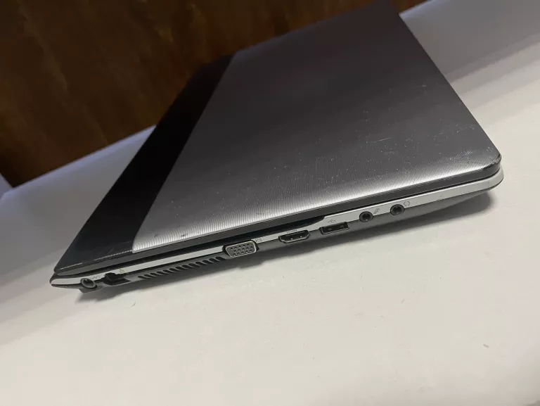 LAPTOP SAMSUNG NP3005E+ZASILACZ