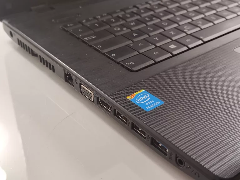 LAPTOP ASUS F75A INTEL PENTIUM/4GB/500GB HDD