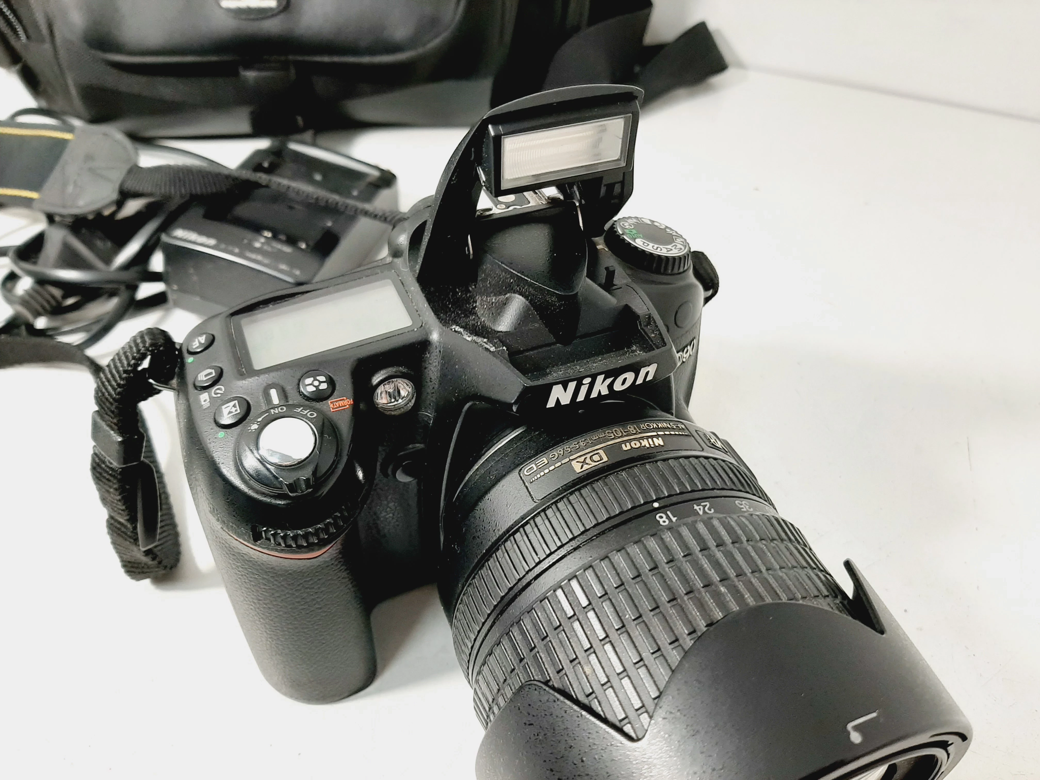 nikon-d90-obiektyw-nikkor-18-105mm-ean-gtin-0018208915743