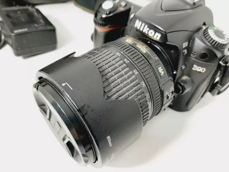 nikon-d90-obiektyw-nikkor-18-105mm-marka-nikon
