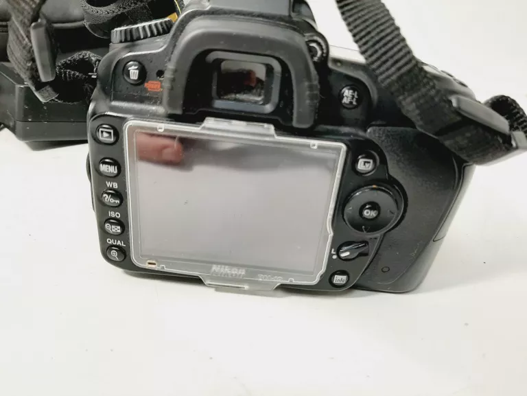 nikon-d90-obiektyw-nikkor-18-105mm-w-zestawie-korpus-obiektyw