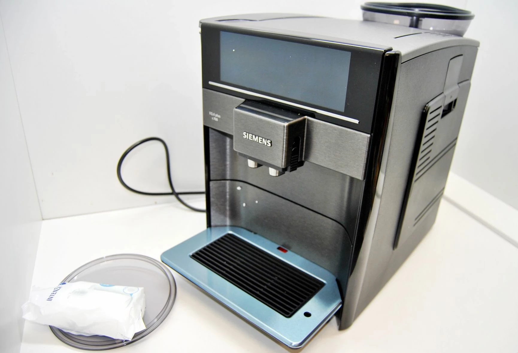 ekspres-siemens-eq6-plus-s700-gwarancja-wbudowany-mlynek-tak