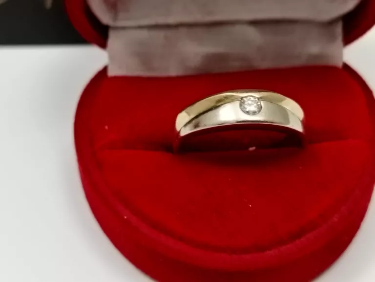 ZŁOTY PIERŚCIONEK Z DIAMENTEM 3,92GR 585