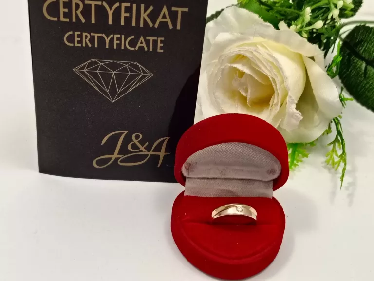 ZŁOTY PIERŚCIONEK Z DIAMENTEM 3,92GR 585