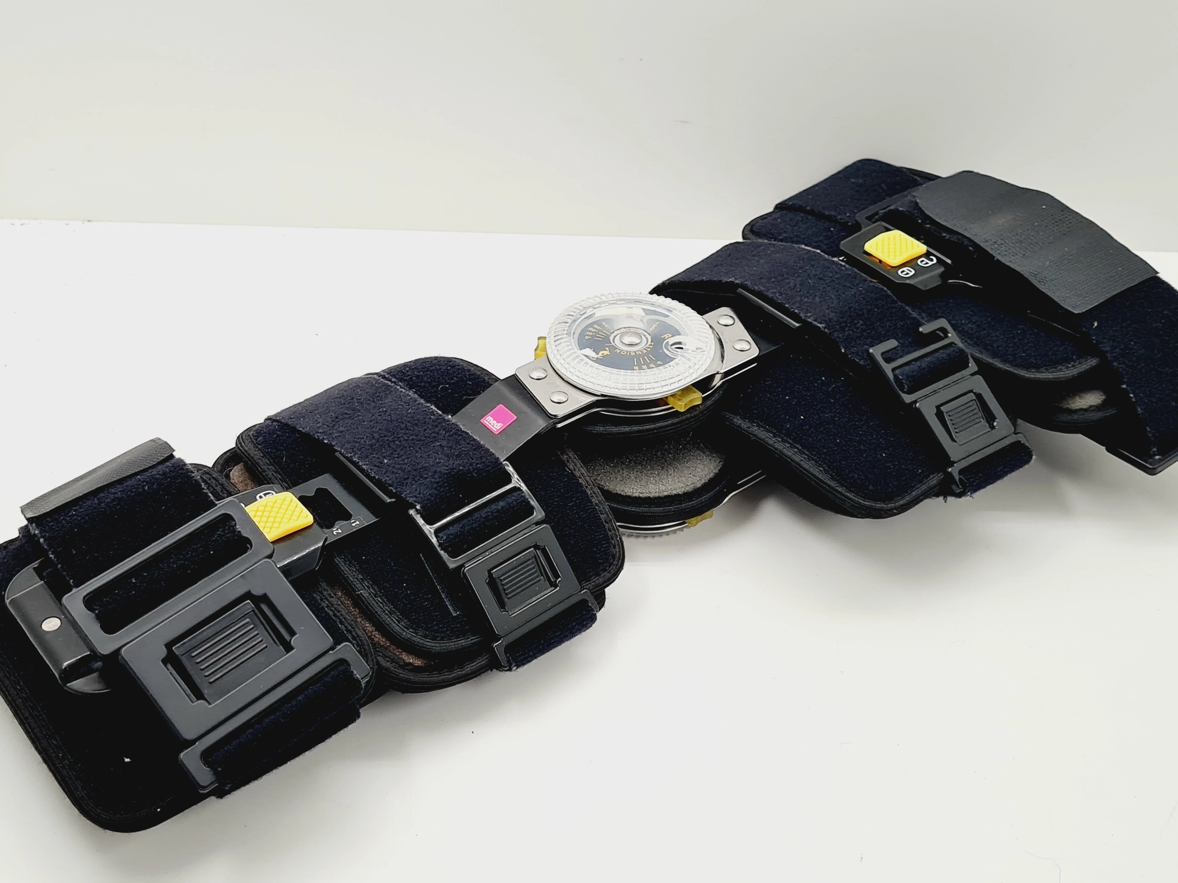 orteza-kolana-medi-protect-4-evo-marka-inna