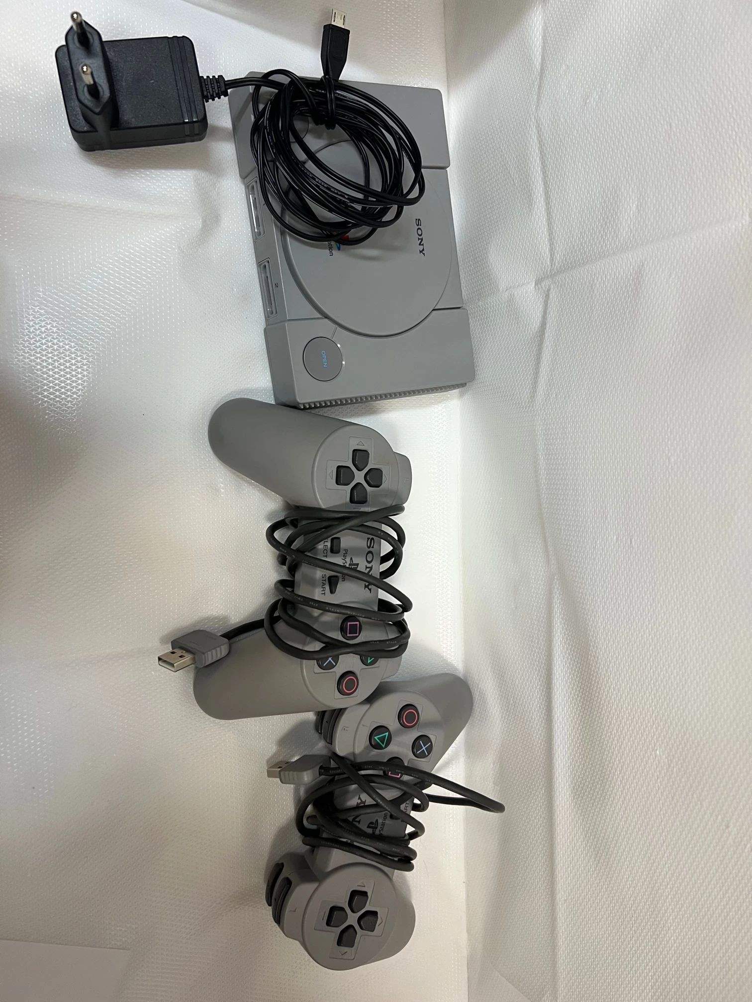 konsola-sony-playstation-classic-scph-1000r-ean-gtin-5909957228053