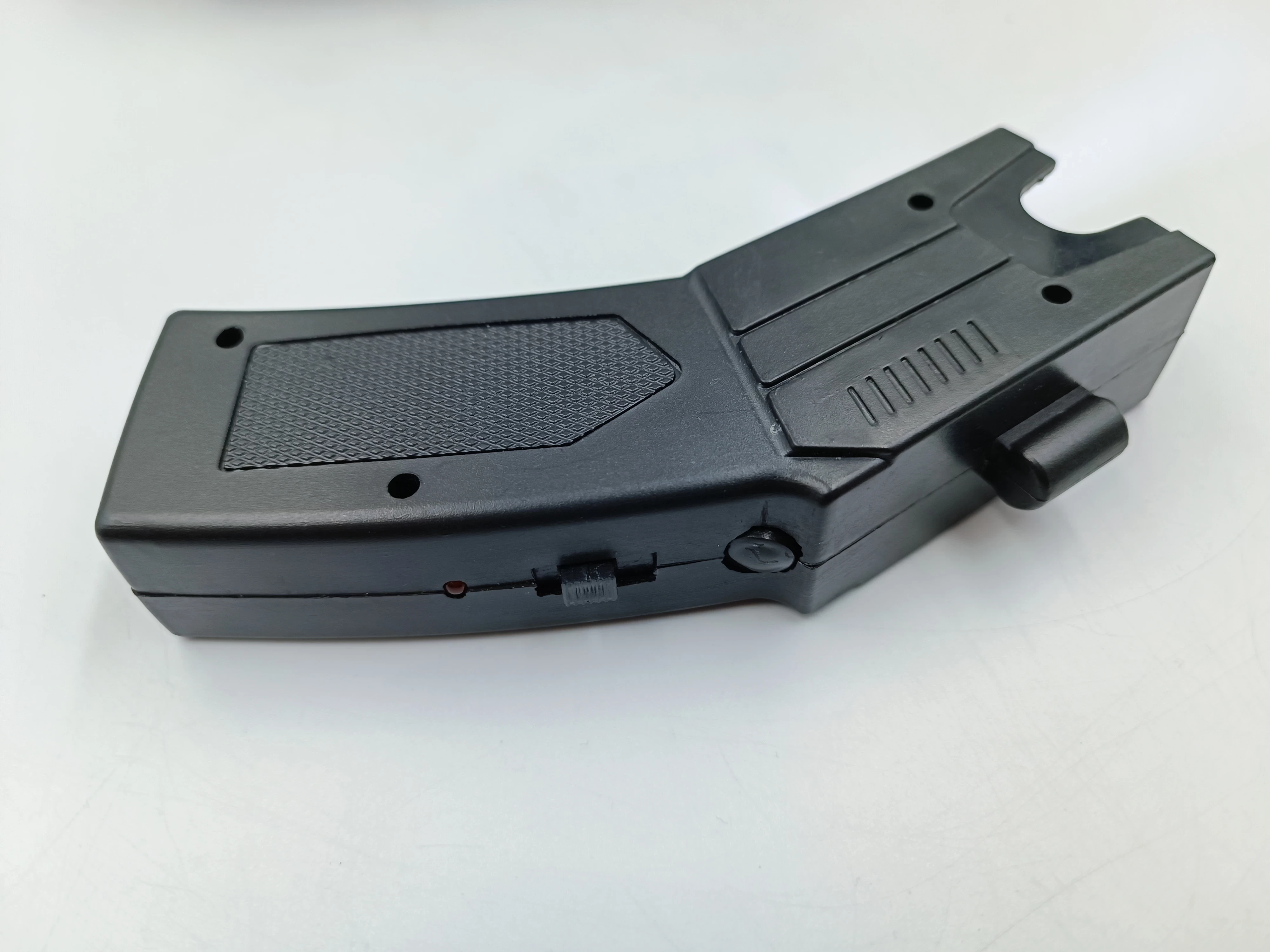 paralizator-blackfire-blaster-black-3-naboje-etui-model-tornado