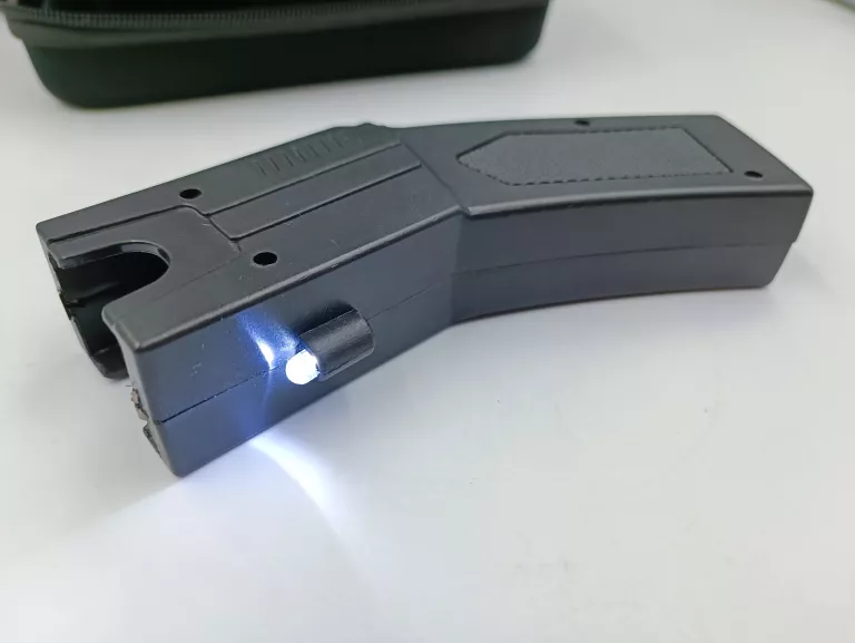 paralizator-blackfire-blaster-black-3-naboje-etui-kod-producenta-6970422012438