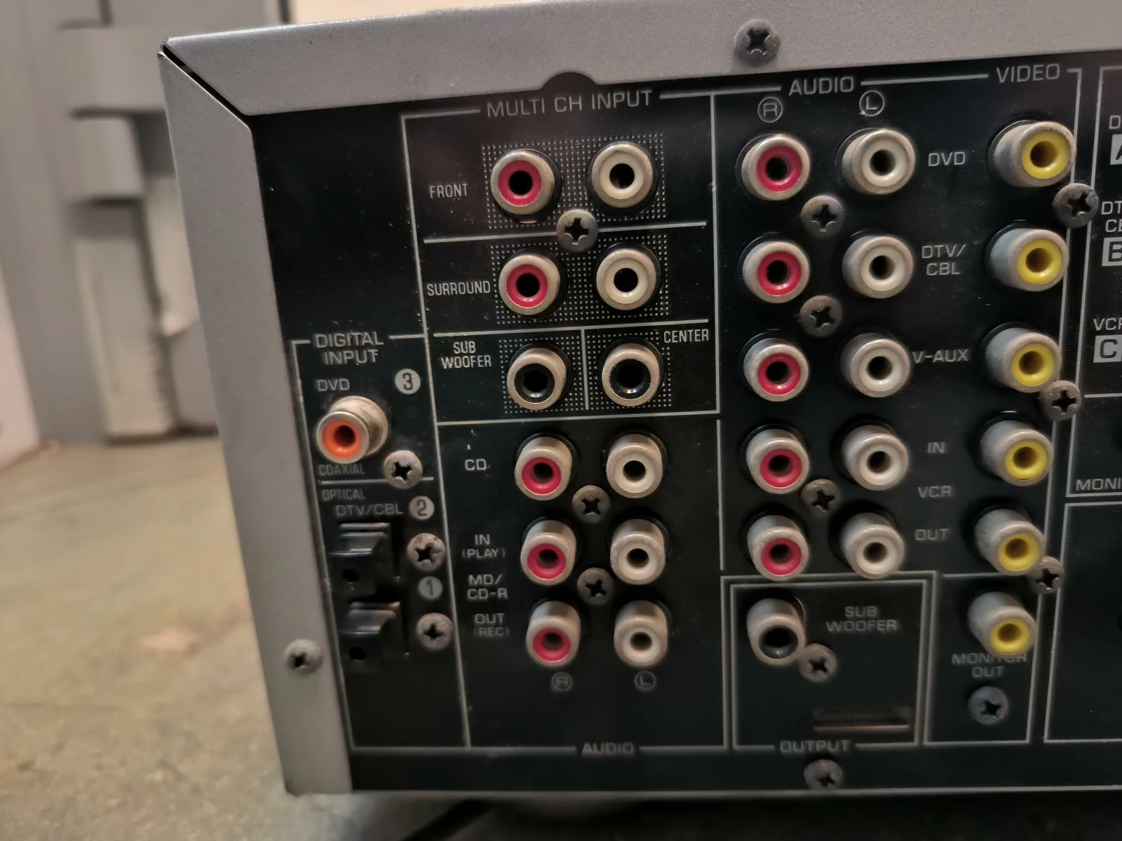 amplituner-yamaha-htr-5930-polecamy-marka-yamaha