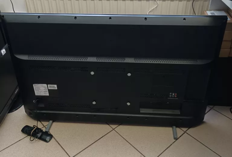 TELEWIZIOR PHILIPS 50PUS6523/12 + PILOT OPIS
