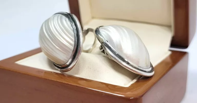 PIĘKNE KLIPSY  SREBRO 925 Z MASĄ PERŁOWĄ 8,9G