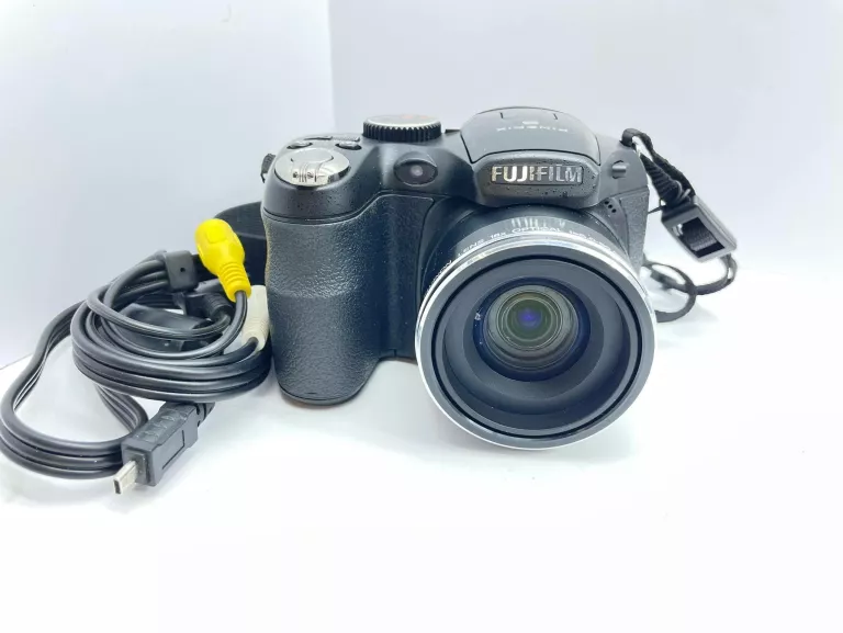 APARAT FUJIFILM FINEPIX S2950