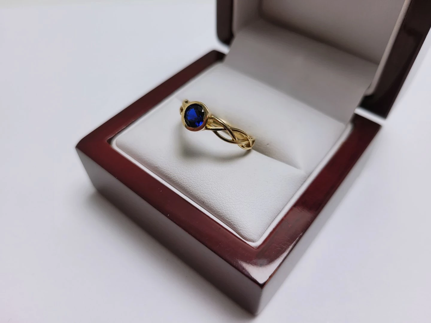 piekny-zloty-pierscionek-205g-pr585-r16-material-15835-2