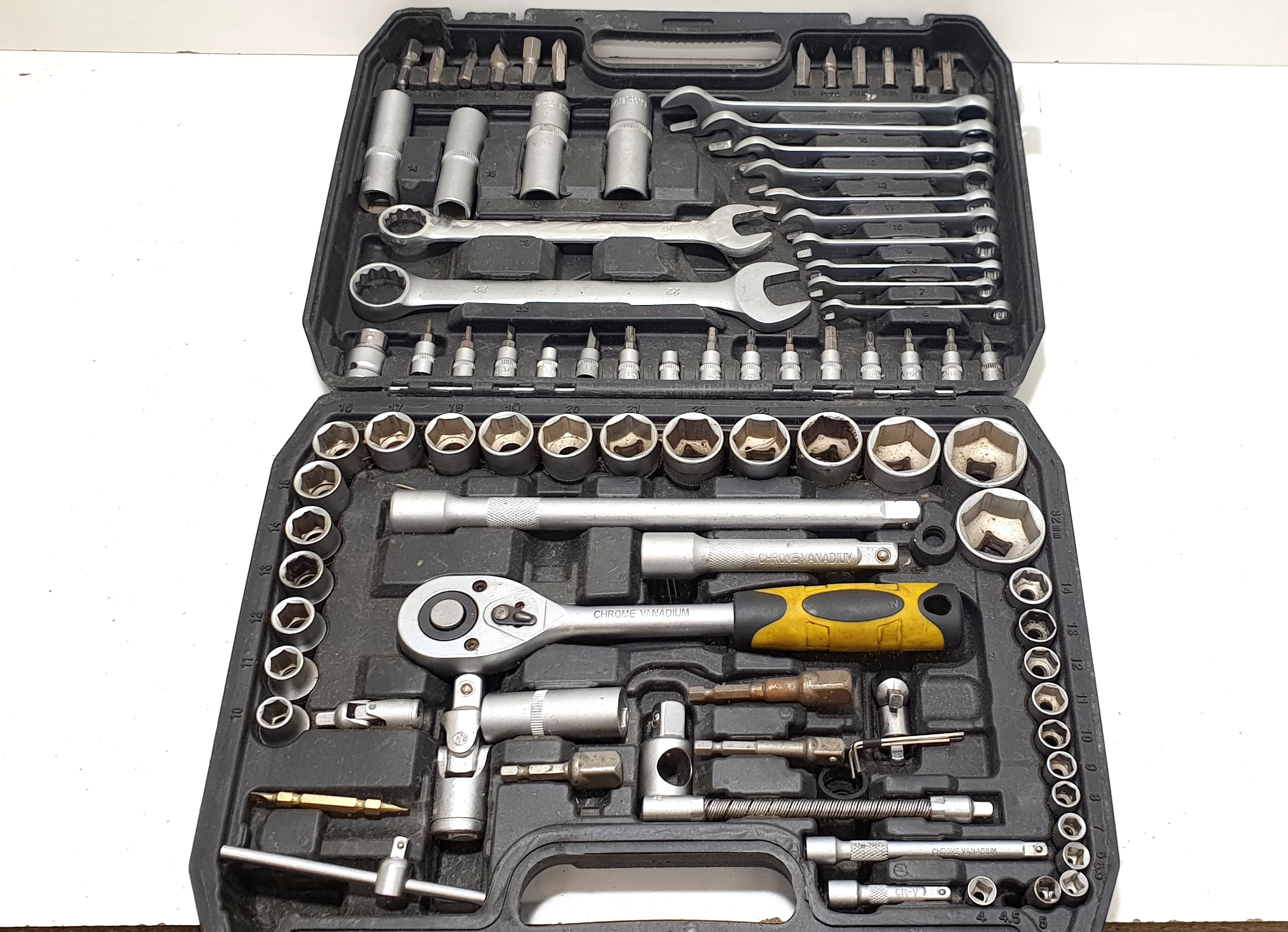 zestaw-kluczy-nasadowych-klucze-fachman-94-szt-warszawska-162-lomianki