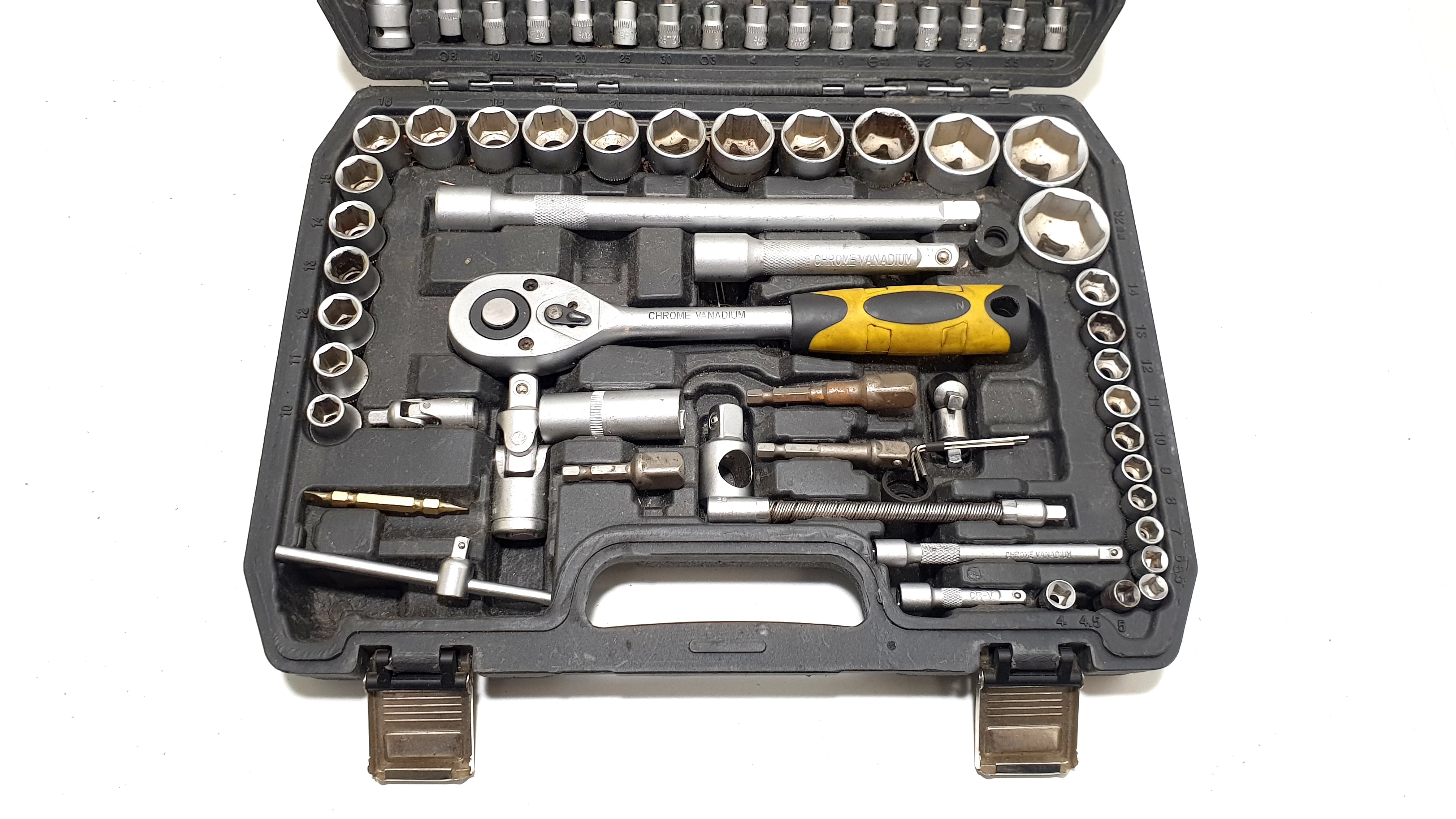 zestaw-kluczy-nasadowych-klucze-fachman-94-szt-stan-uzywany