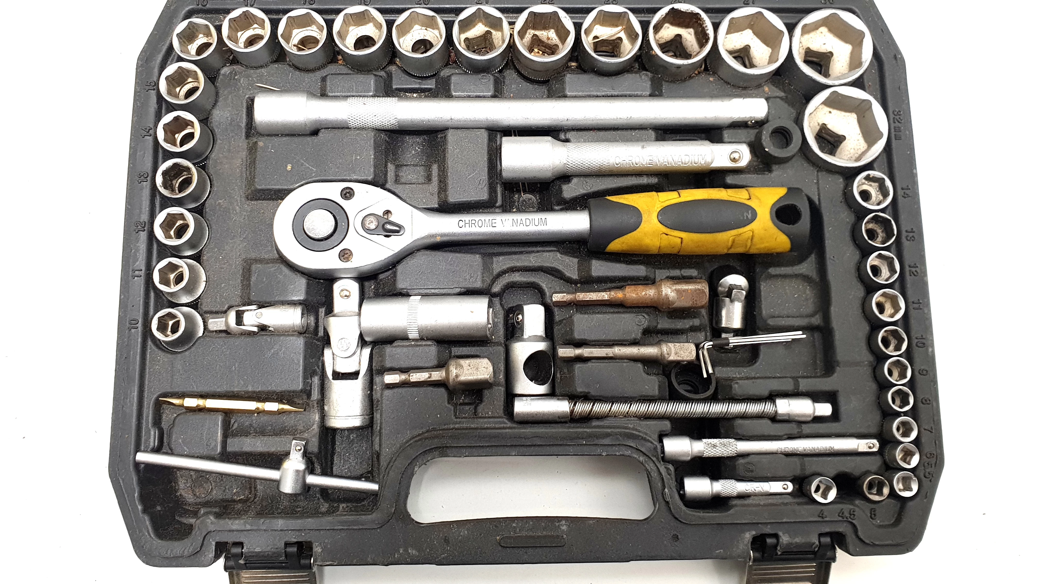 zestaw-kluczy-nasadowych-klucze-fachman-94-szt-liczba-elementow-w-zestawie-94