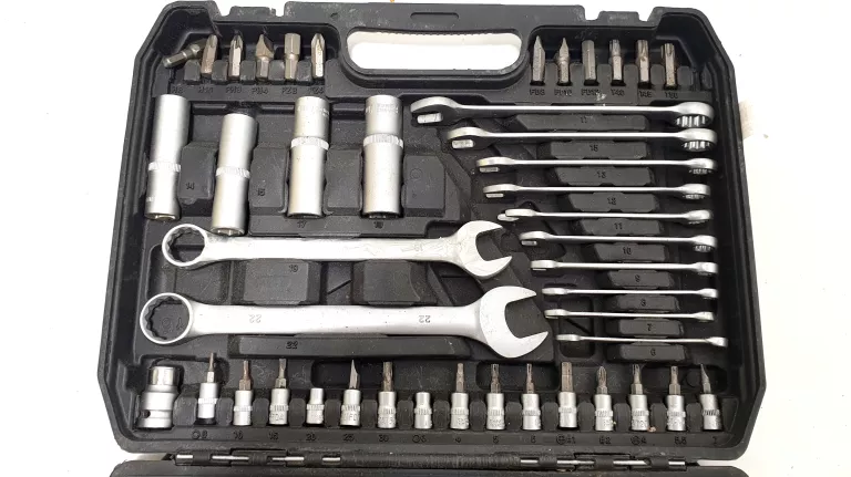 zestaw-kluczy-nasadowych-klucze-fachman-94-szt-marka-inny-producent