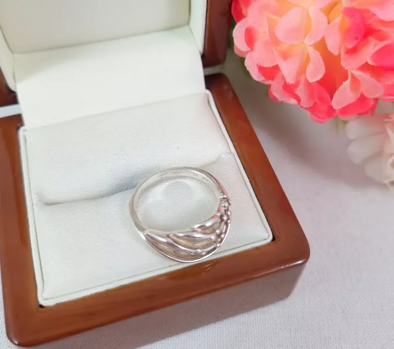 srebrny-pierscionek-375gr-925pr-marka-226434-1704211