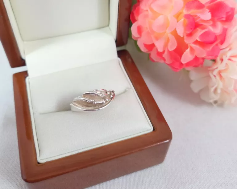 srebrny-pierscionek-375gr-925pr-material-15835-4