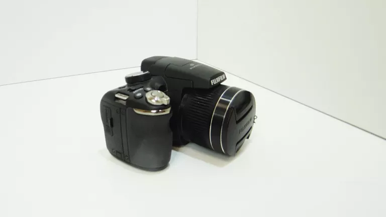APARAT FUJI FINEPIX S3400