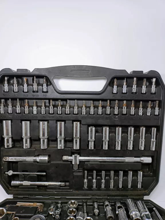 ZESTAW KLUCZY NEO TOOLS 182 PCS