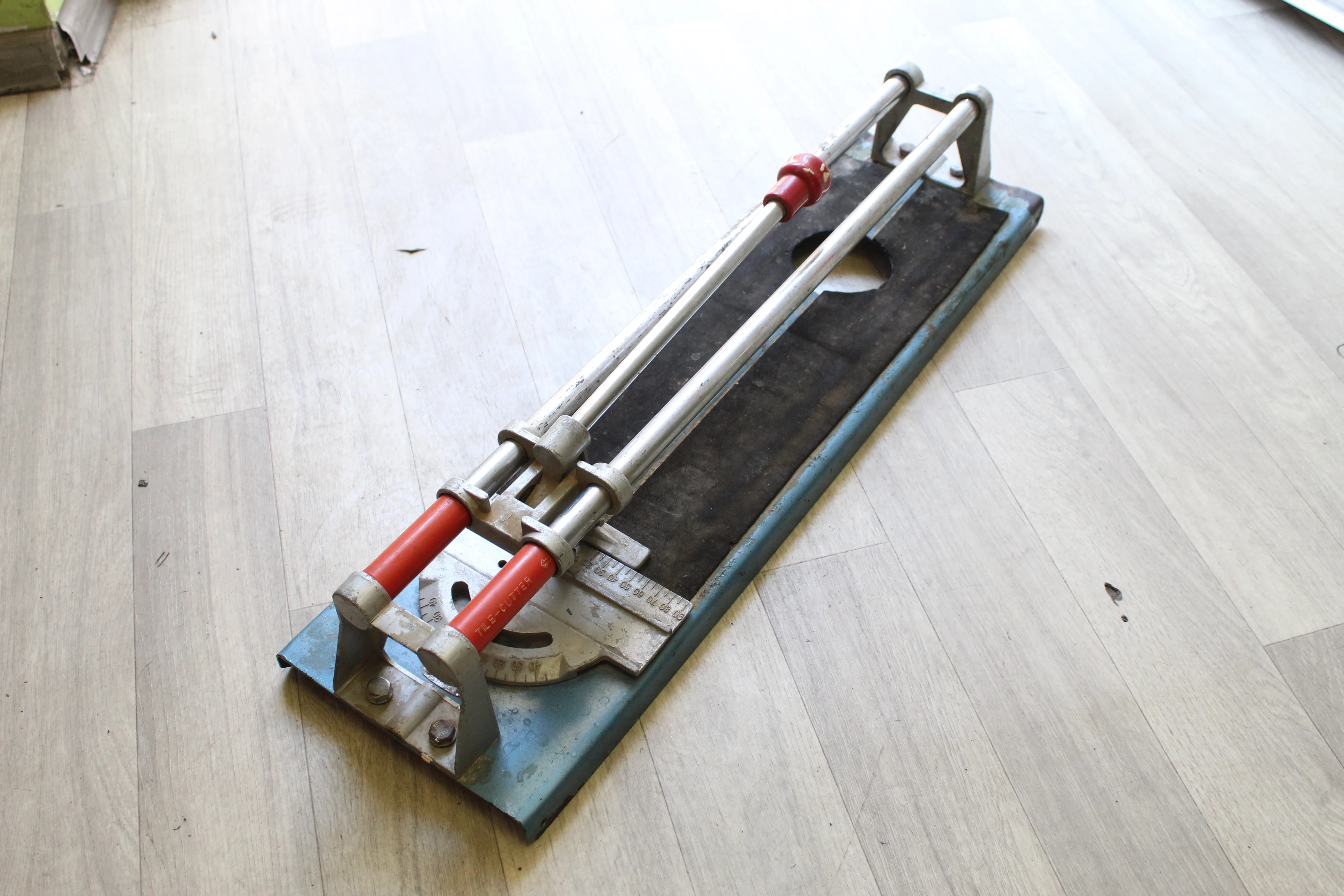 maszyna-do-ciecia-plytek-seria-66772