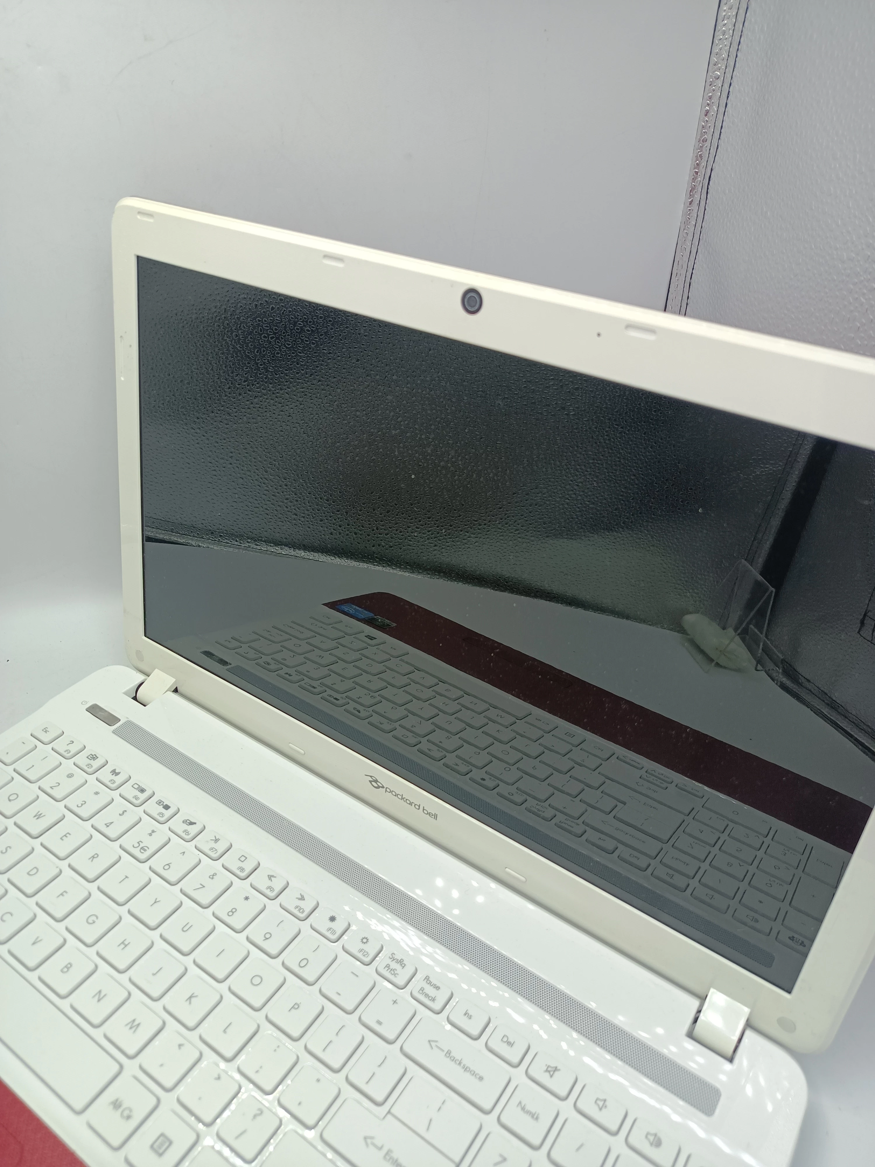 laptop-packard-bell-p8-4-gb500-gb-i7-czytaj-opis-przekatna-ekranu-154