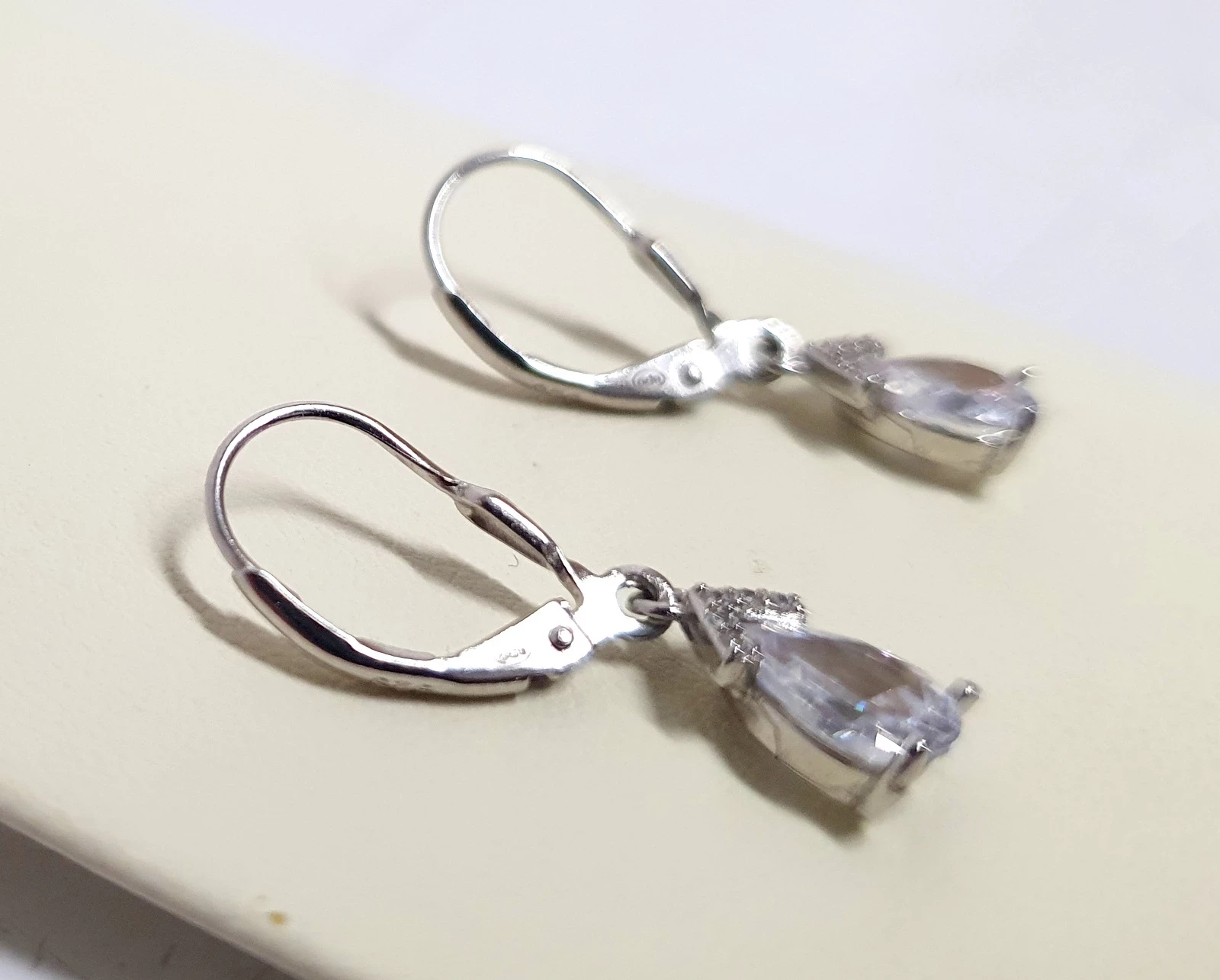 cudowne-srebrne-kolczyki-p925-221g-material-srebro