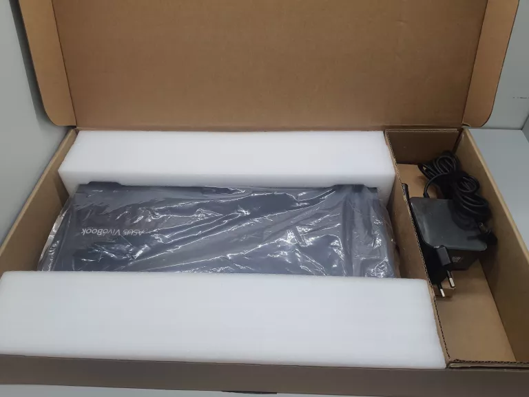 LAPTOP ASUS VIVOBOOK FLIP TM420UA-EC028T