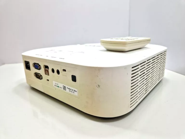 PROJEKTOR CASIO XJ-V2
