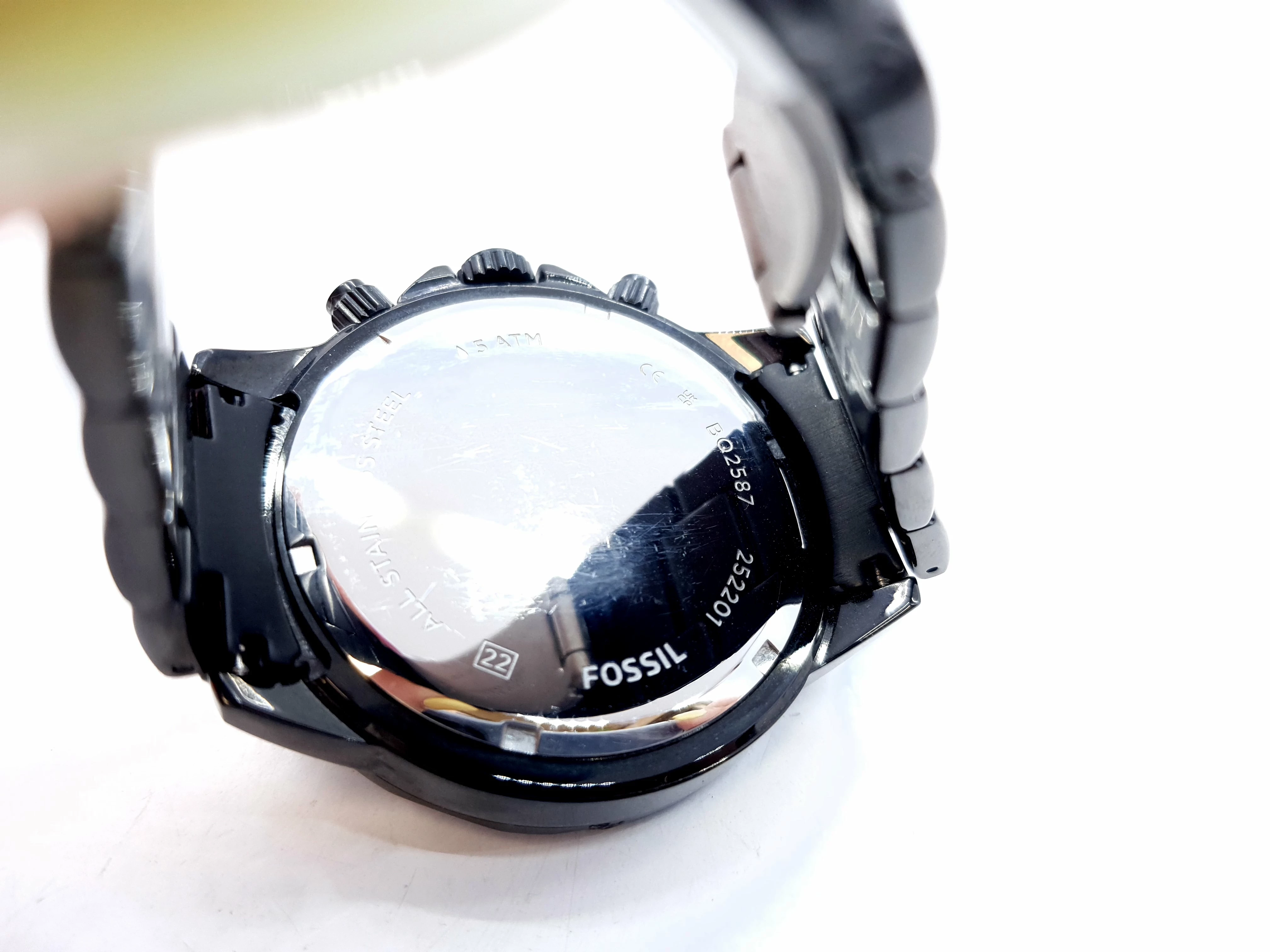 zegarek-meski-fossil-bq2587-czarny-ksztalt-koperty-okragla