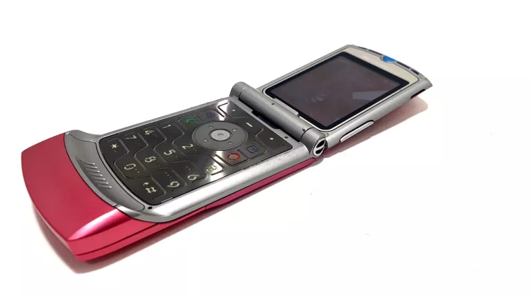 TELEFON MOTOROLA V3