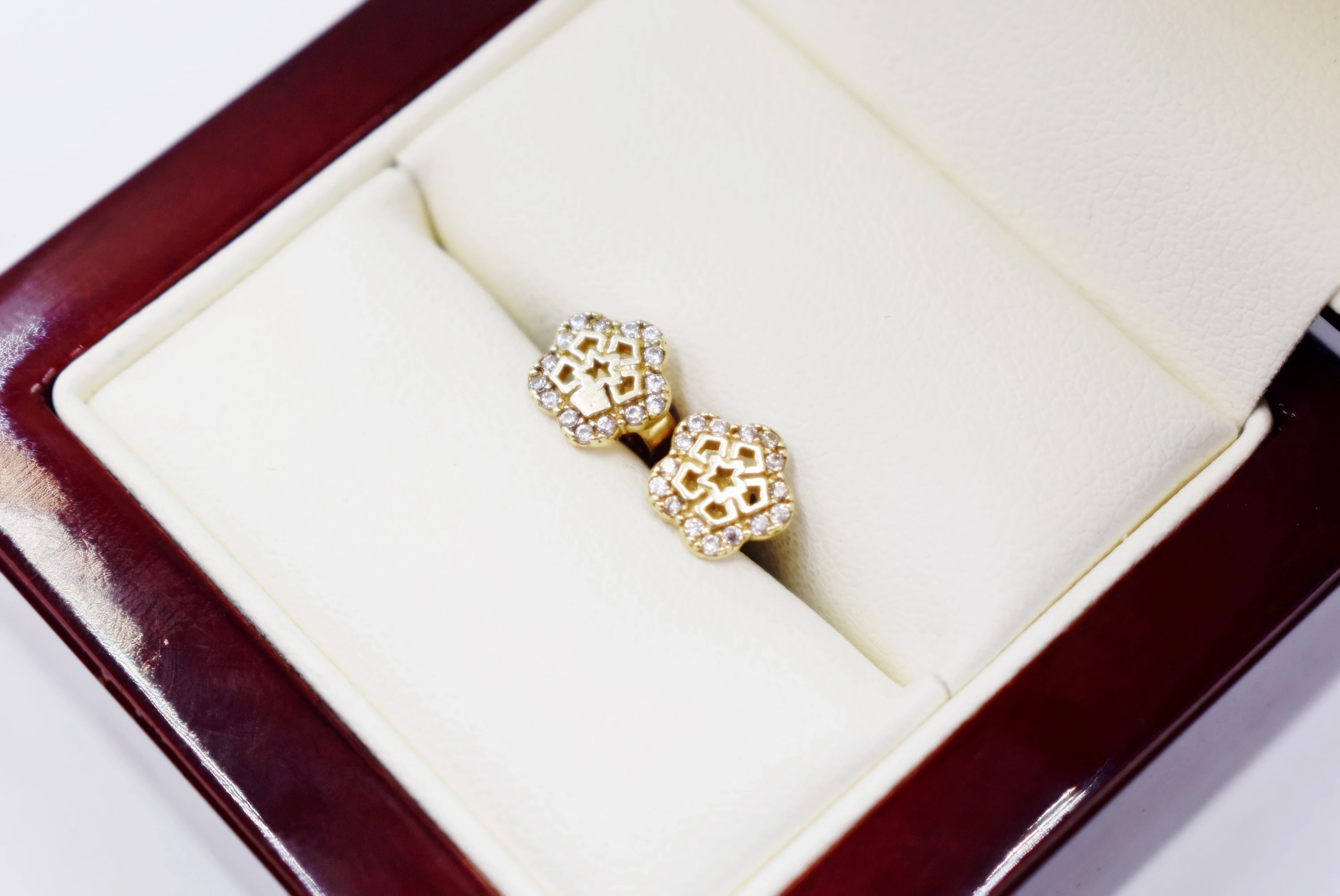 wyjatkowe-zlote-kolczyki-cyrkonie-333-12g-sztyft-stan-11323-2