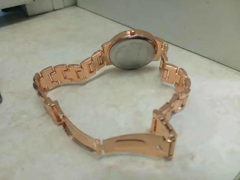 zegarek-damski-marki-leo-bernard-mechanizm-kwarcowy