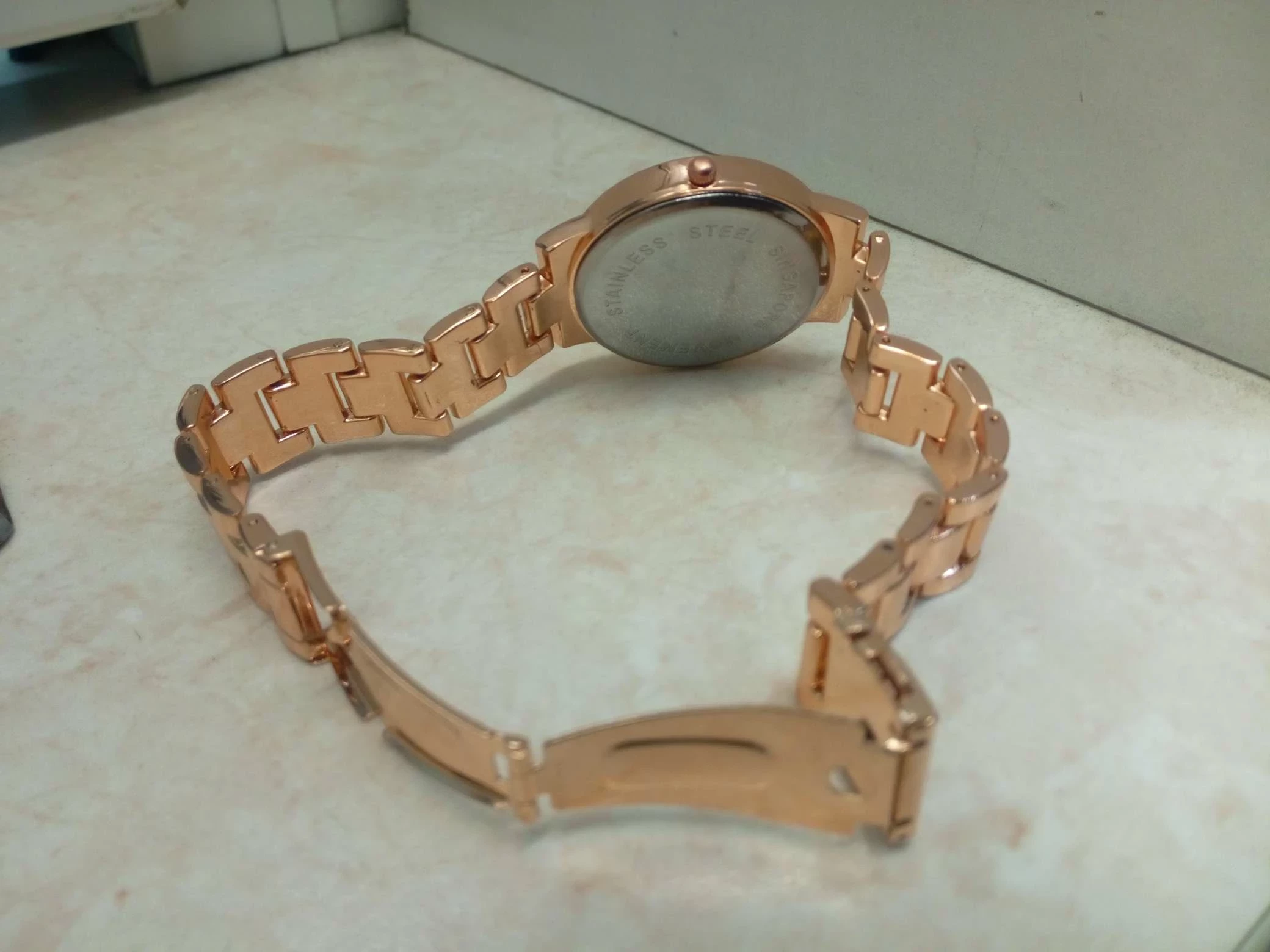 zegarek-damski-marki-leo-bernard-mechanizm-kwarcowy