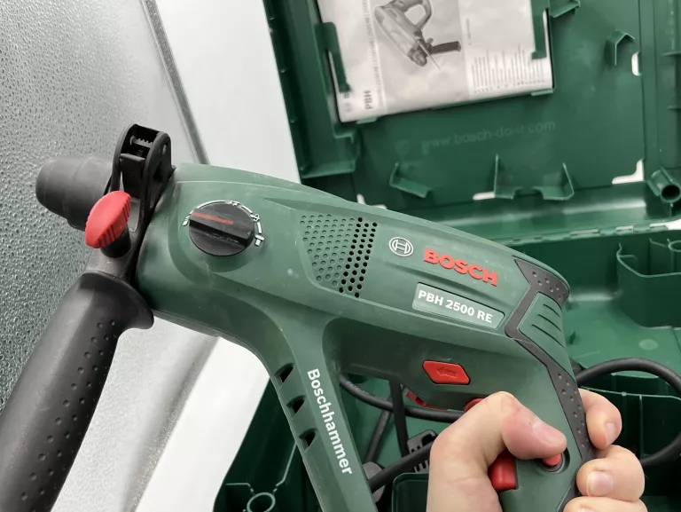 MŁOTOWIERTARKA BOSCH PBH 2500 RE