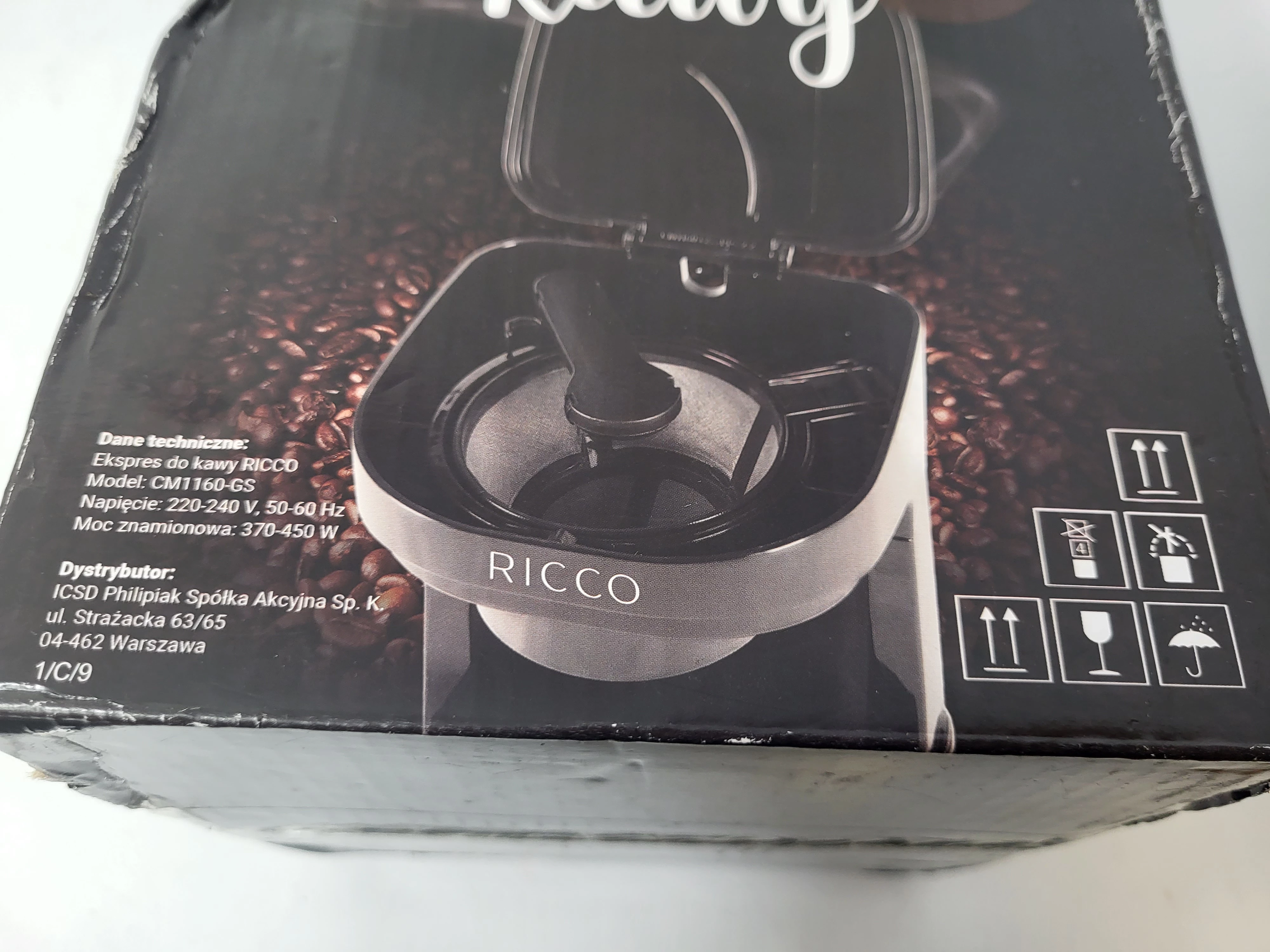 ekspres-do-kawy-2-kubeczki-ricco-kolor-dominujacy-czarny