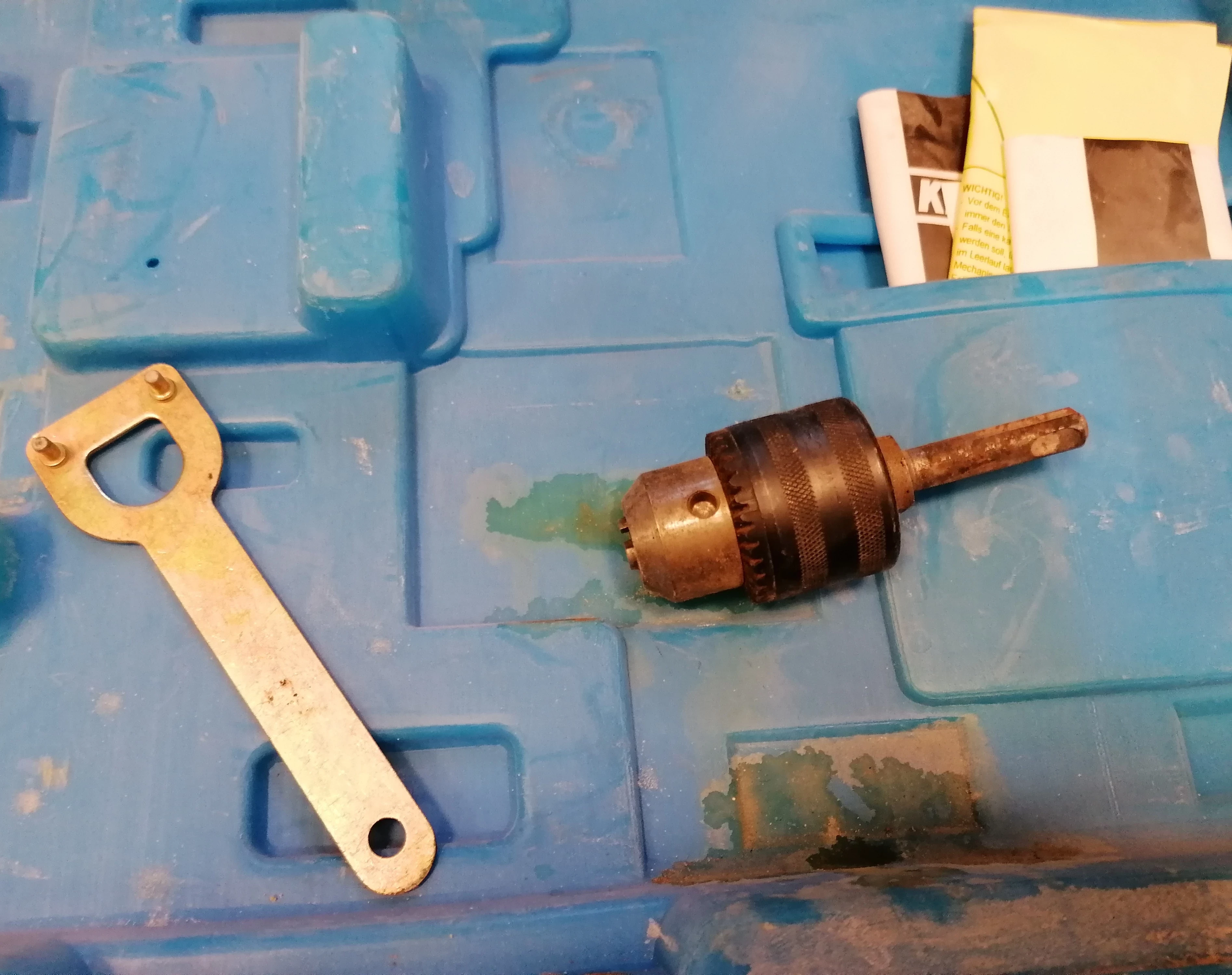 mlotowiertarka-kinzo-25c20-walizka-stan-uzywany