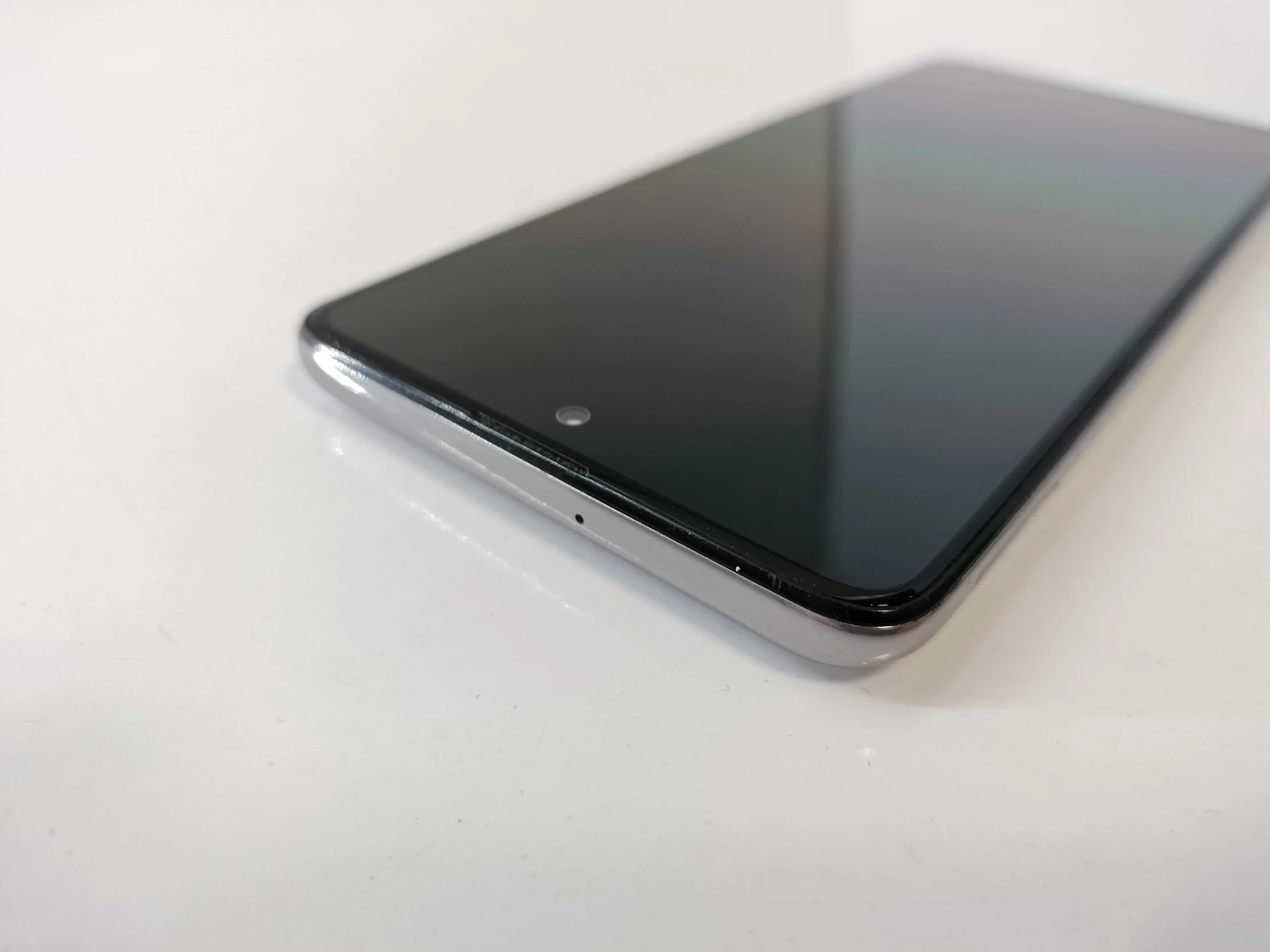 samsung-galaxy-a51-128gb-bialy-opis-wbudowana-pamiec-128-gb