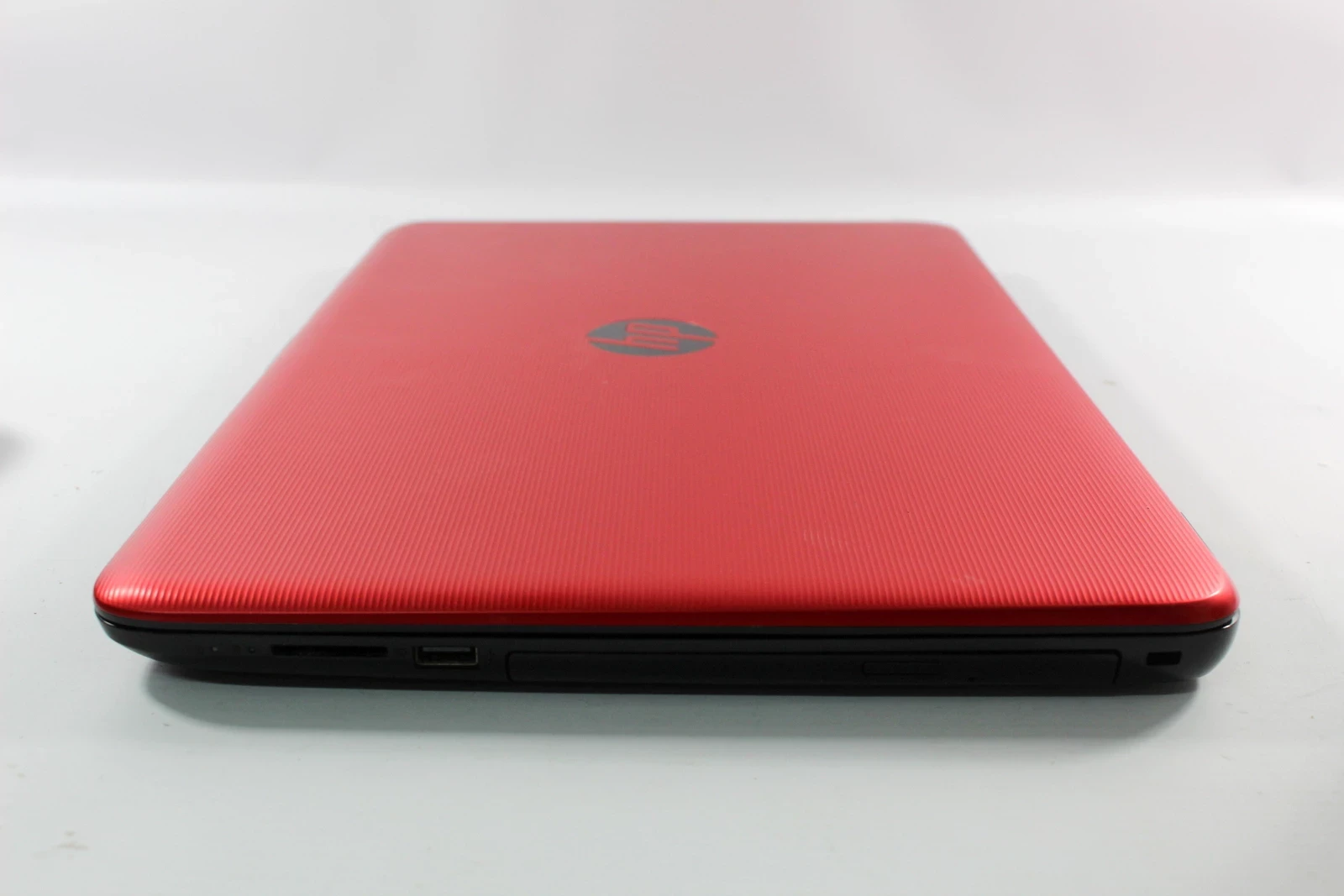 laptop-hp-czerwony-torba-czerwona-kod-producenta-tpn-c125