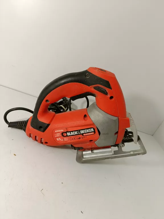 wyrzynarka-blackdecker-ks999e-mocowanie-brzeszczotu-chwyt-typu-t