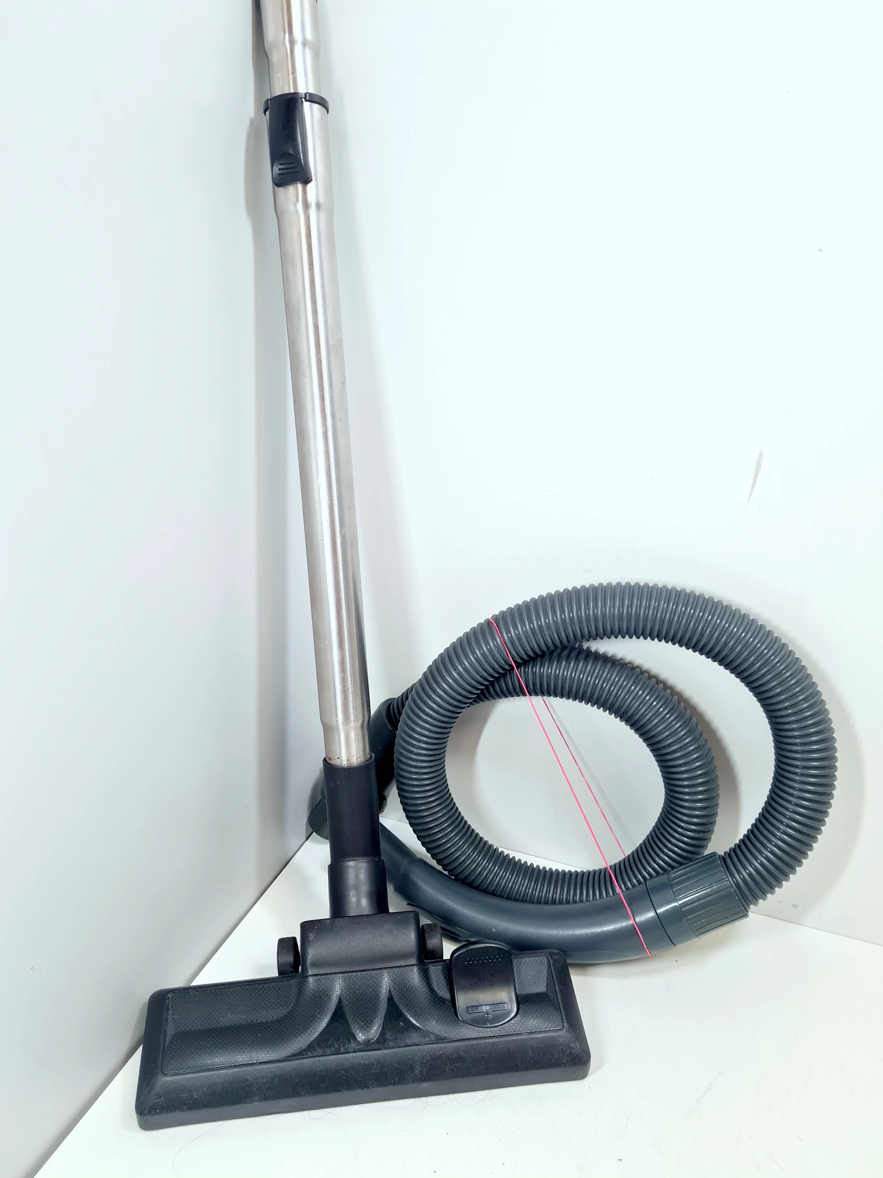 odkurzacz-bezworkowy-bluesky-cyclopower-1750-w-rodzaj-odkurzacza-bezworkowy