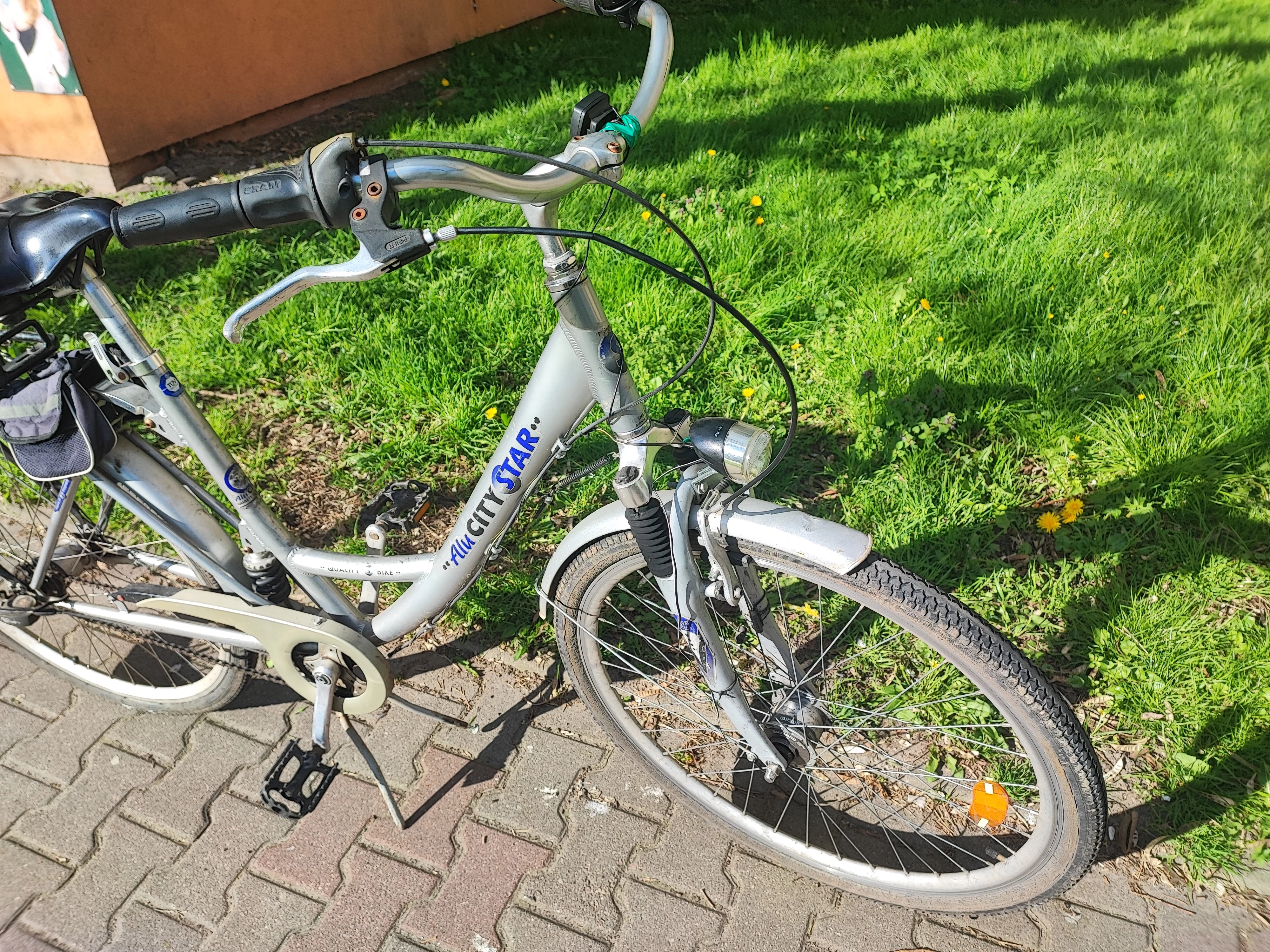 rower-damka-srebrny-alu-city-star-28-cali-stan-uzywany