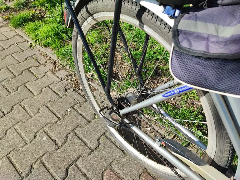 rower-damka-srebrny-alu-city-star-28-cali-rodzaj-przerzutki-wewnetrzna-w-piascie