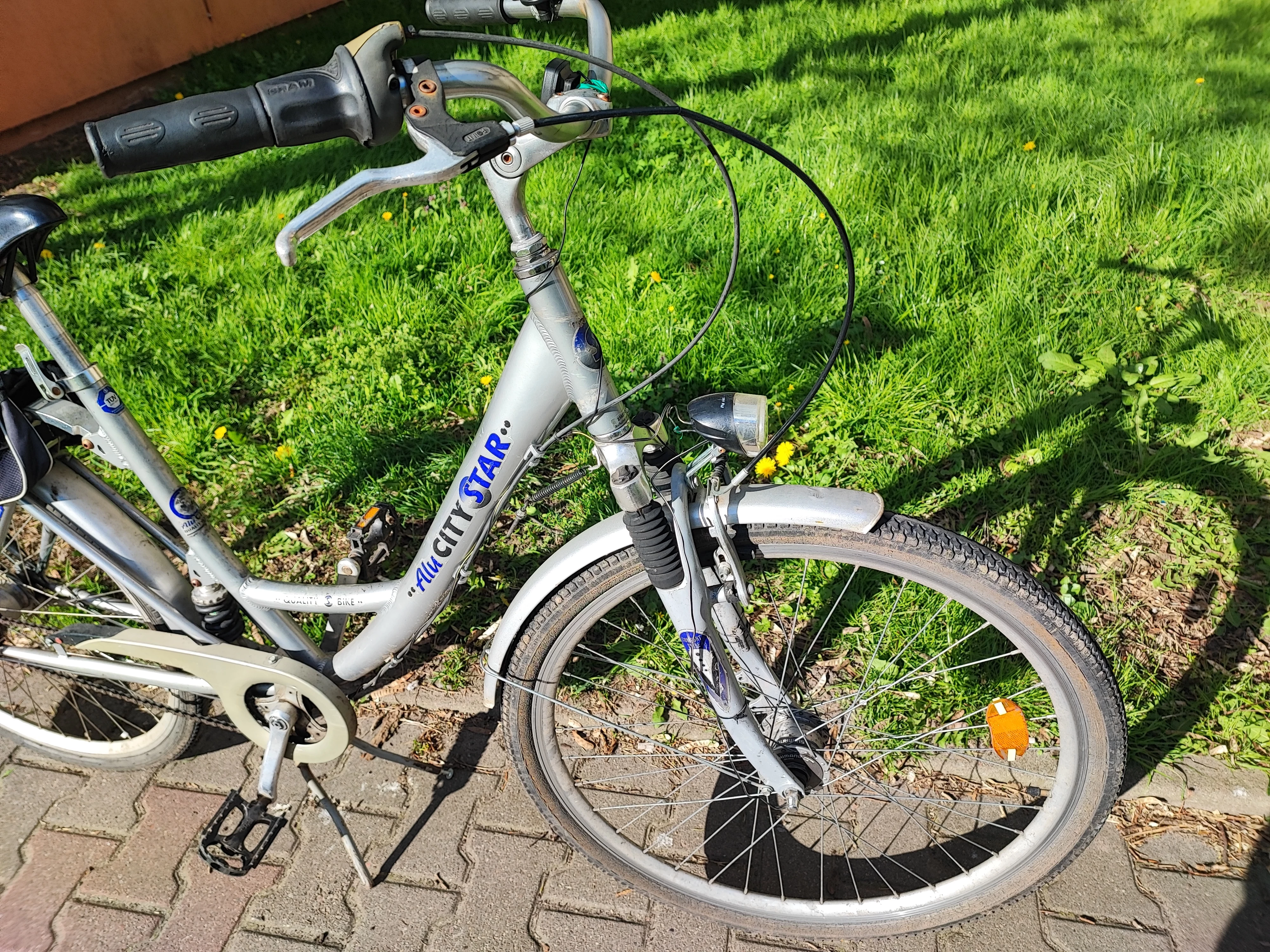 rower-damka-srebrny-alu-city-star-28-cali-model-city-star