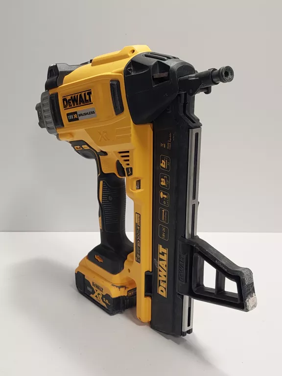 GWOŹDZIARKA DEWALT DCN890