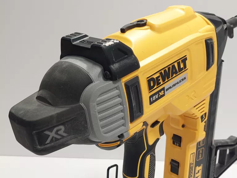 GWOŹDZIARKA DEWALT DCN890