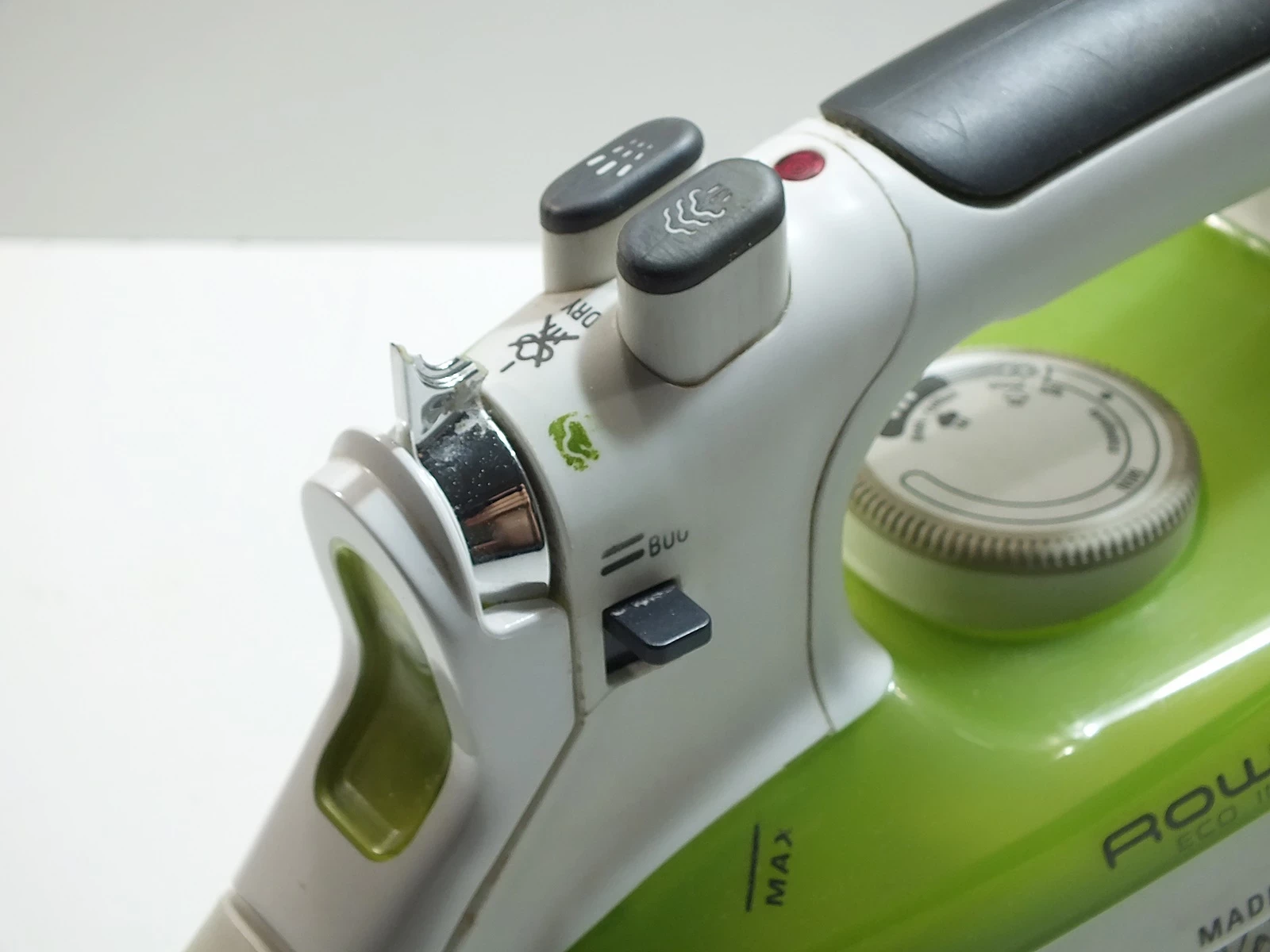 zelazko-rowenta-2400w-dw6020-rodzaj-zelazka-parowe