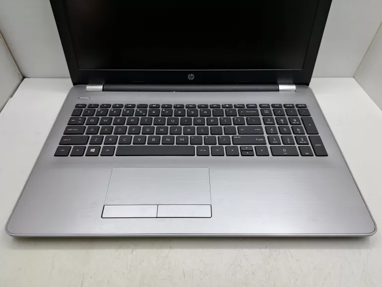 LAPTOP HP 255 G6 AMD A6/4GB RAM/ 1 TB HDD